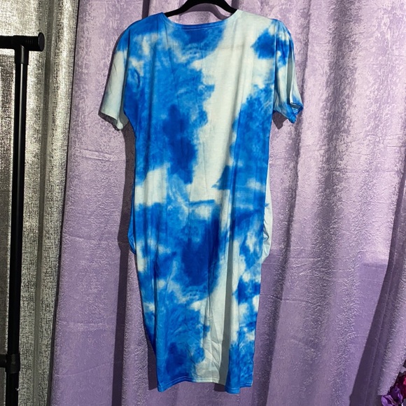 Stylish Dress - Picture 4 of 5